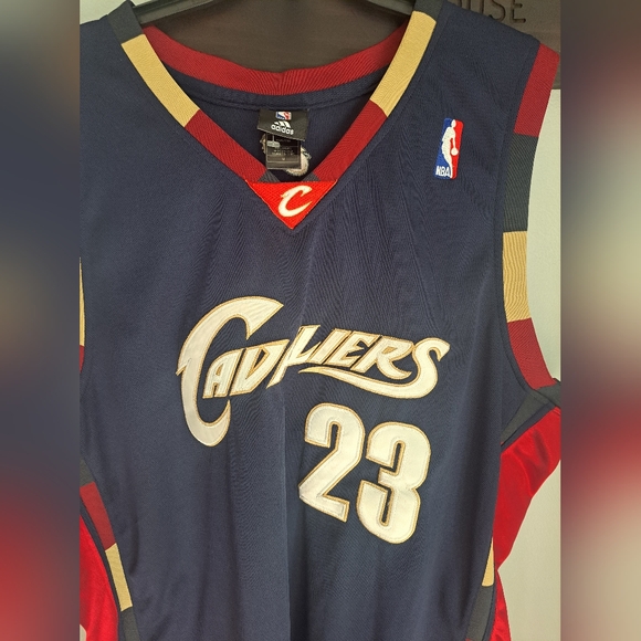 Adidas NBA Cleveland Cavaliers LeBron James Jersey - Picture 9 of 9